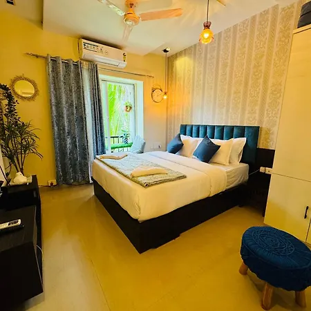 The Magic Door Arpora, Luxury 1Bhk, Wifi, Poolview, 4W Parking Apartment